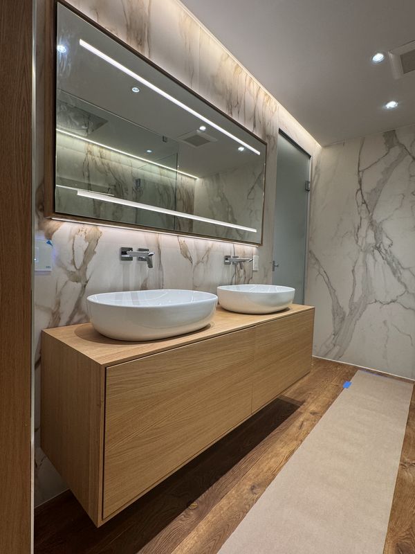 Bathroom detail photo 1 of 17