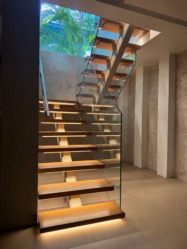 Staircase detail photo 10 of 34
