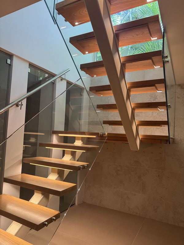 Staircase detail photo 15 of 34