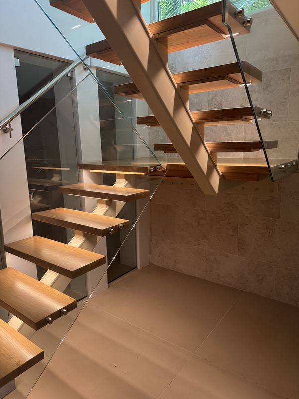 Staircase detail photo 17 of 34