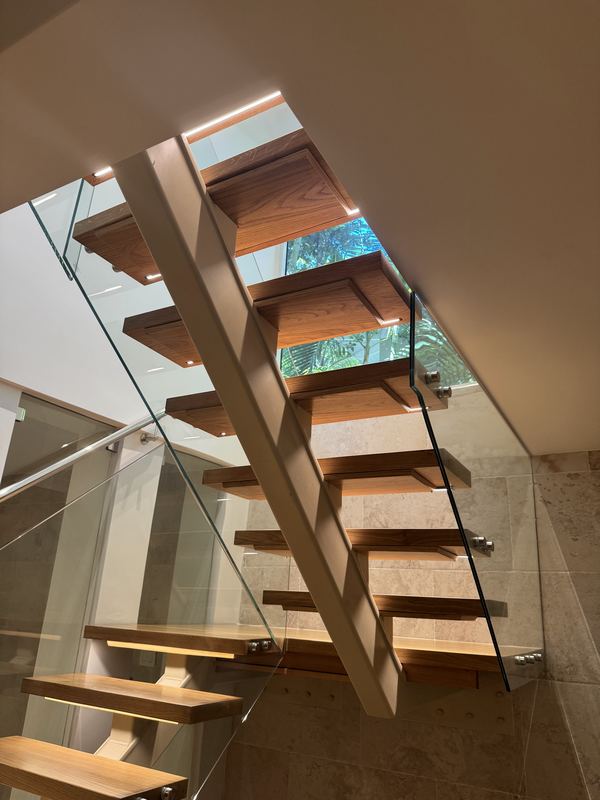 Staircase detail photo 18 of 34
