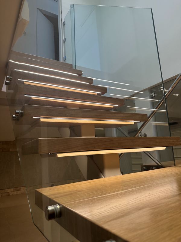 Staircase detail photo 19 of 34
