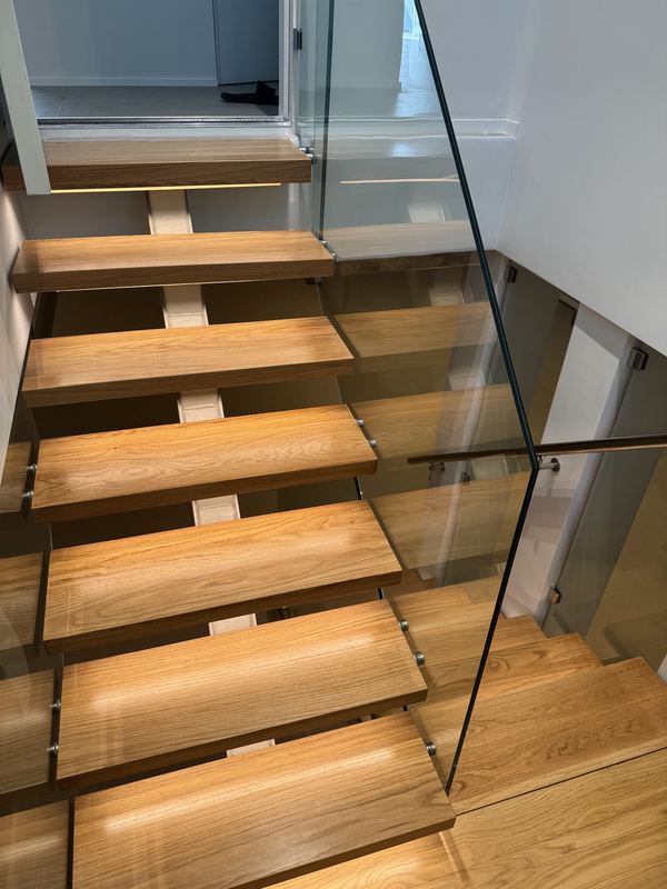 Staircase detail photo 20 of 34