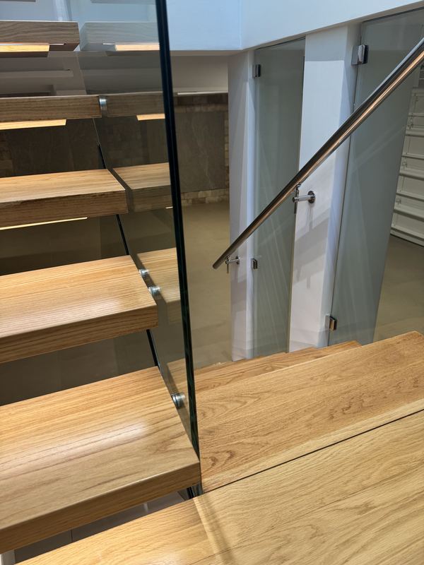 Staircase detail photo 22 of 34